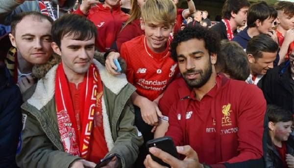 جماهير ليفربول تهاجم المصري “ميدو” بسبب تصريحه عن انتقال محمد صلاح إلى ريال مدريد او برشلونة