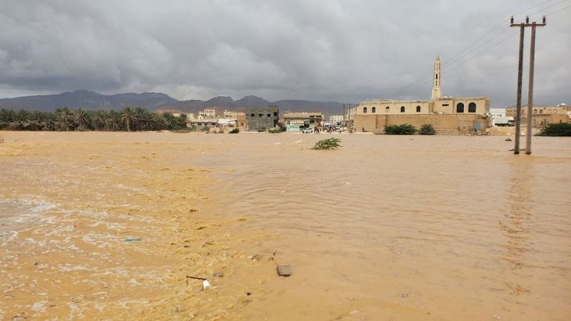 مأساة مزدوجة.. وفاة أم يمنية إثر صدمة مشاهدة ابنها يغرق أمام عينيها في شبوة