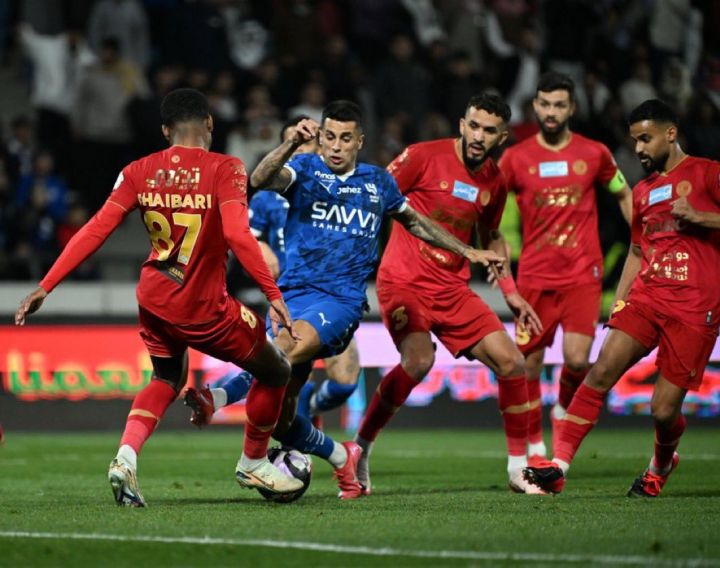 نتيجة تعادل الهلال ضد ضمك تفقد الزعيم صدارة دوري روشن لصالح الاتحاد